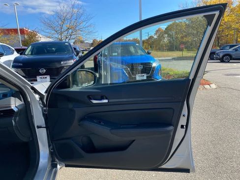 New 2025 Nissan Altima 2.5 SV image 25