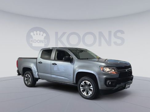 Used 2022 Chevrolet Colorado Z71 AWD/4WD image 2