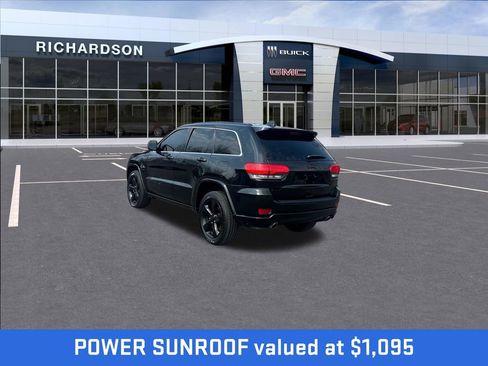 Used 2015 Jeep Grand Cherokee Altitude image 3