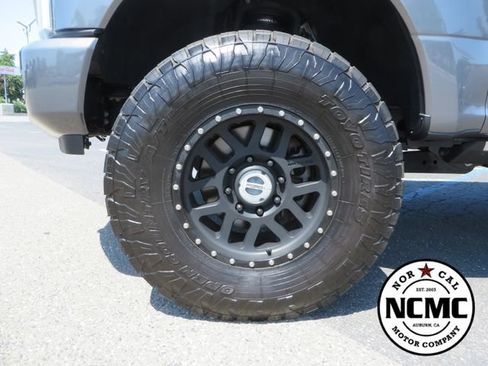 Used 2022 Ford F350 Platinum w/ FX4 Off-Road Package AWD/4WD image 9