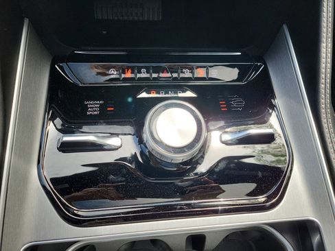 New 2026 Jeep Grand Wagoneer Limited AWD/4WD image 37