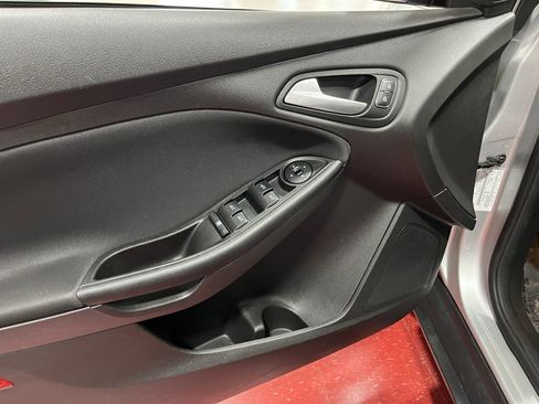 Used 2018 Ford Focus SE image 19