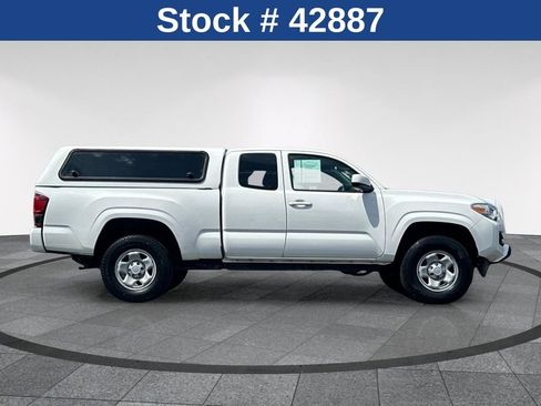 Used 2022 Toyota Tacoma SR RWD image 4