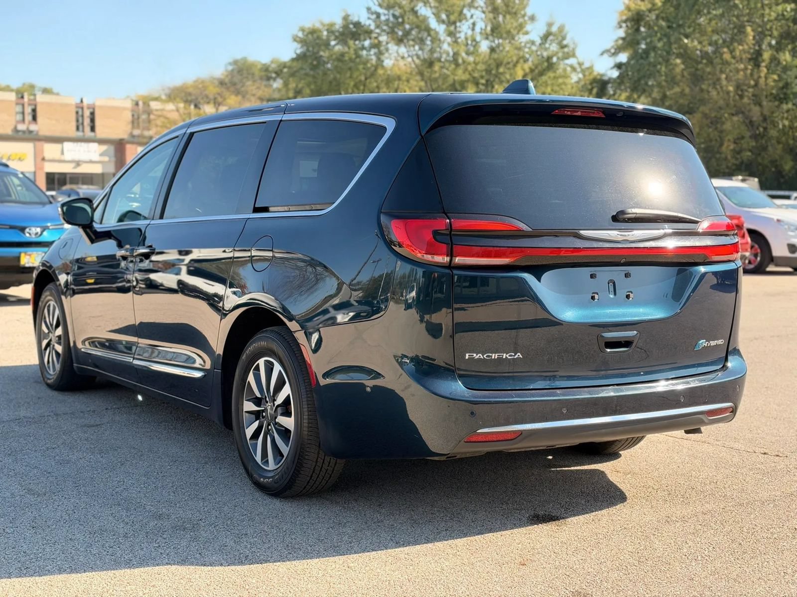 Used 2022 Chrysler Pacifica Limited FWD image 5