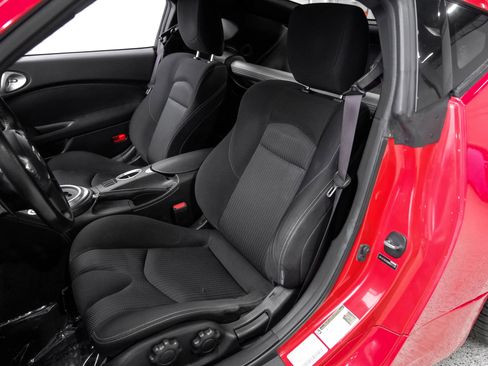 Used 2011 Nissan 370Z Coupe image 19