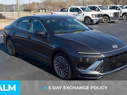 Used 2025 Hyundai Sonata SEL FWD image 3