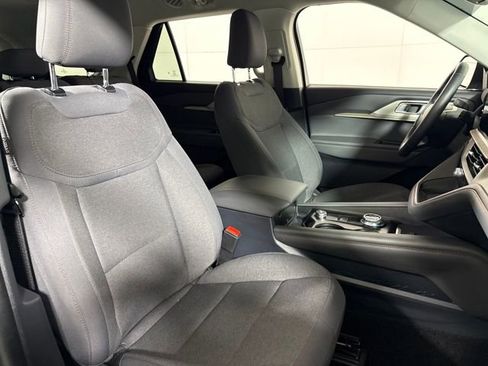 Used 2025 Ford Explorer Active image 10