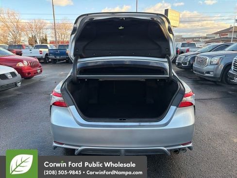 Used 2019 Toyota Camry SE image 29