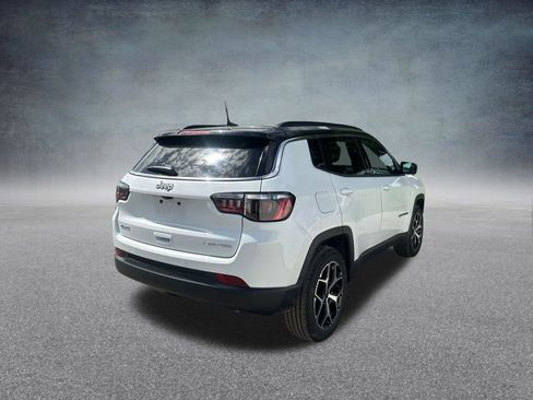 Used 2026 Jeep Compass Limited AWD/4WD image 35