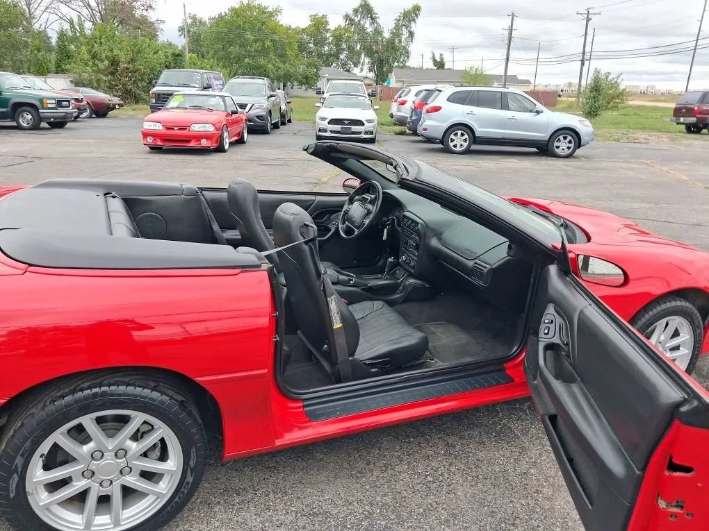 Used 2002 Chevrolet Camaro Z28 w/ SS Performance/Appearance Pkg RWD image 48