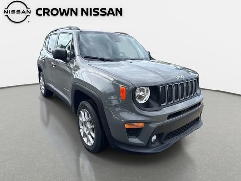 Used 2023 Jeep Renegade Latitude w/ Premium Group AWD/4WD image 11