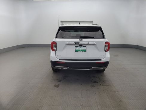Used 2023 Ford Explorer XLT w/ Equipment Group 202A image 6