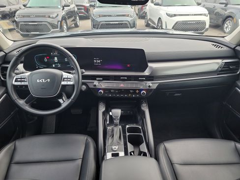 Certified 2025 Kia Telluride S image 17