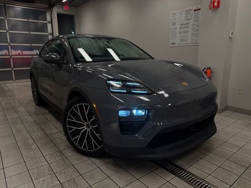 New 2025 Porsche Macan 4S Electric image 9