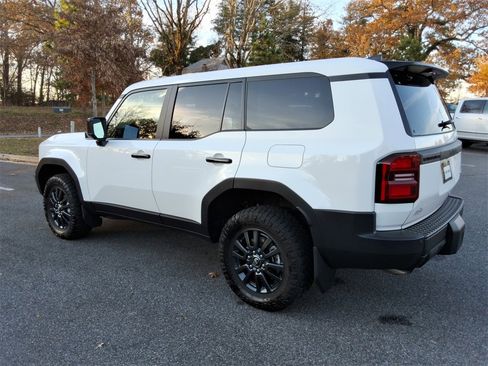 Used 2024 Toyota Land Cruiser 1958 image 7