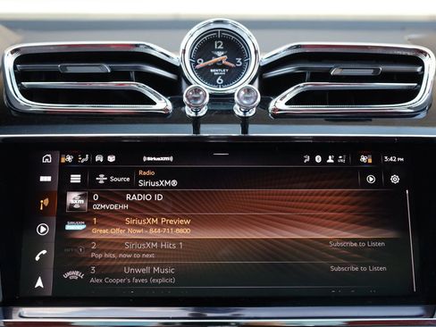 Used 2023 Bentley Bentayga Extended Wheelbase image 46