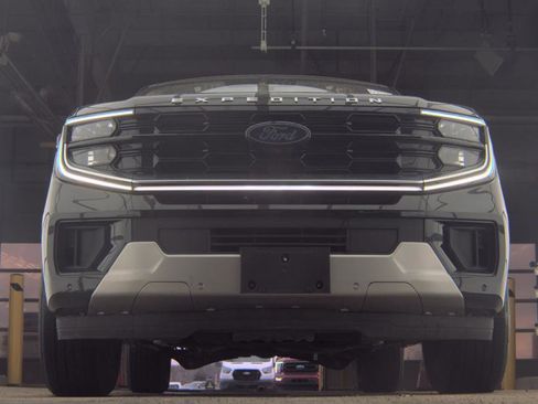 Used 2025 Ford Expedition Max Platinum image 12