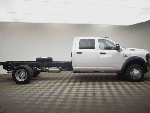 New 2026 RAM 5500 Tradesman w/ Chrome Appearance Group AWD/4WD image 4