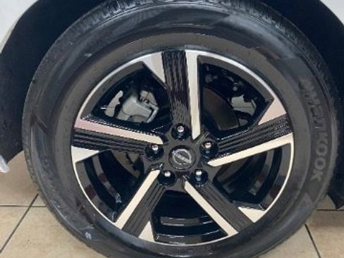 Used 2025 Nissan Sentra SV image 29