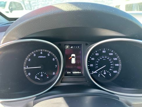 Used 2017 Hyundai Santa Fe Sport FWD image 16