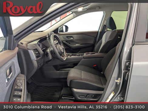 Used 2023 Nissan Rogue SV AWD/4WD image 17