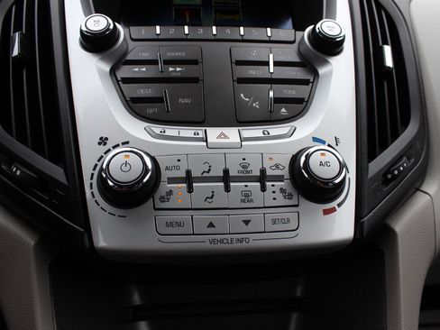 Used 2015 Chevrolet Equinox LT w/ Power Convenience Package AWD/4WD image 28