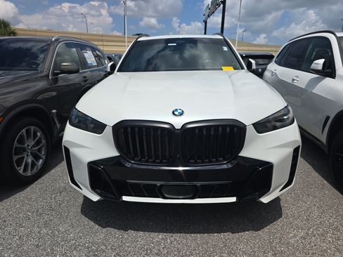 Used 2024 BMW X5 sDrive40i w/ M Sport Package RWD image 2