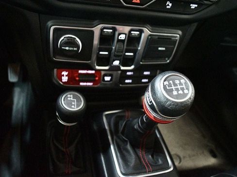Used 2018 Jeep Wrangler Unlimited Rubicon AWD/4WD image 65
