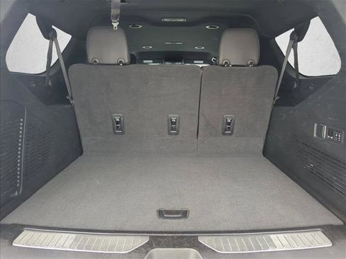Used 2023 Chevrolet Suburban Premier RWD image 6
