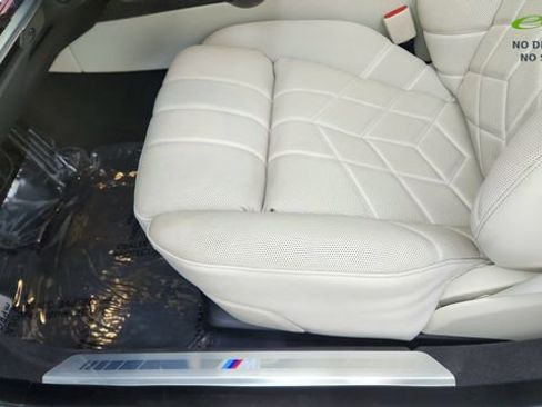 Used 2023 BMW i7 xDrive60 w/ Executive Package 2 AWD/4WD image 34