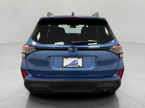 Used 2025 Subaru Forester Premium AWD/4WD image 5