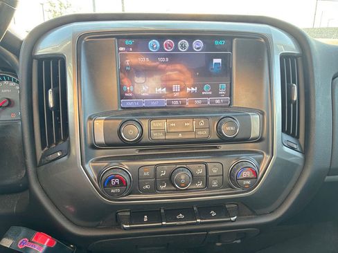 Used 2018 Chevrolet Silverado 1500 LT w/ All Star Edition image 8