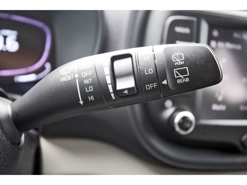 Used 2023 Kia Soul LX w/ LX Technology Package image 19