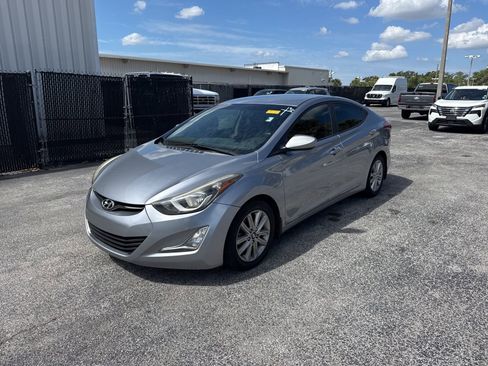 Used 2016 Hyundai Elantra SE w/ Option Group 02 FWD image 5