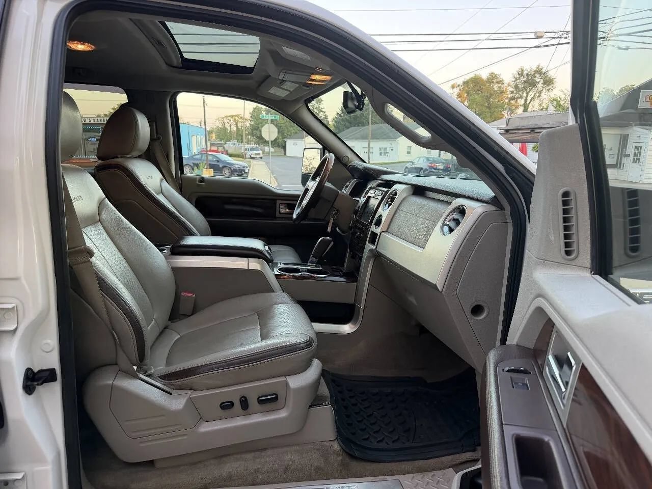 Used 2010 Ford F150 Platinum AWD/4WD image 42