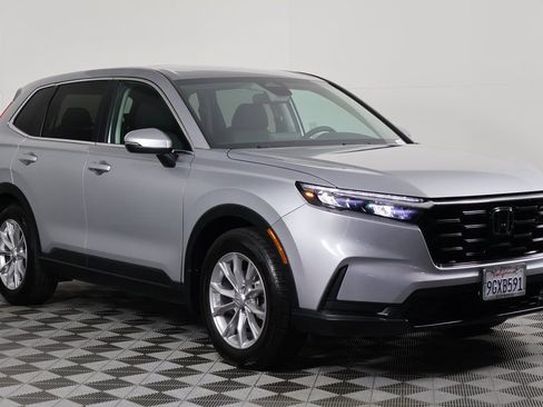 Used 2023 Honda CR-V EX image 3
