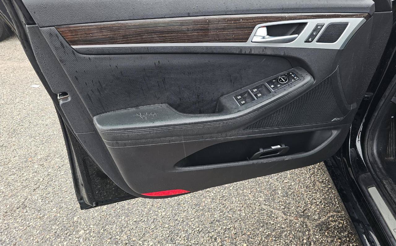 Used 2015 Hyundai Genesis 3.8 w/ Option Group 02 RWD image 15