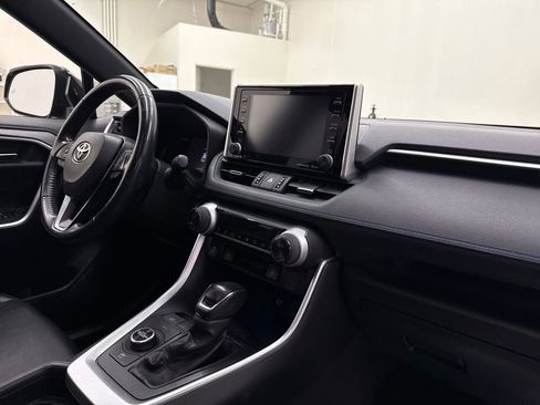 Used 2019 Toyota RAV4 XSE w/ XSE Weather Package AWD/4WD image 24
