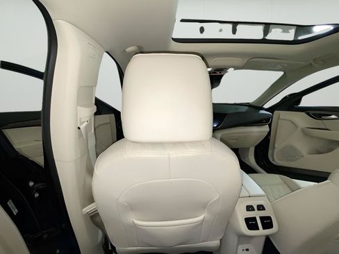Used 2023 Buick Envision Avenir AWD/4WD image 39