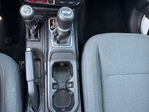 Used 2024 Jeep Wrangler Unlimited Sport AWD/4WD image 25