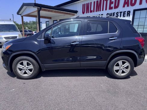 Used 2019 Chevrolet Trax LT w/ LT Convenience Package AWD/4WD image 9