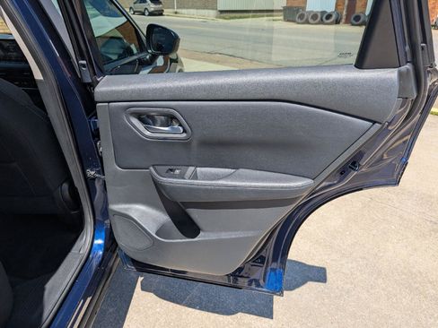 Used 2025 Nissan Rogue SV AWD/4WD image 15