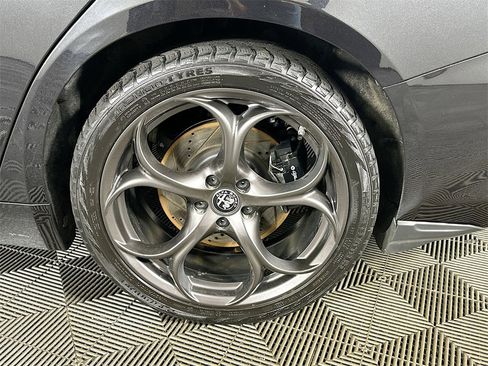 Used 2021 Alfa Romeo Giulia Ti Sport image 33