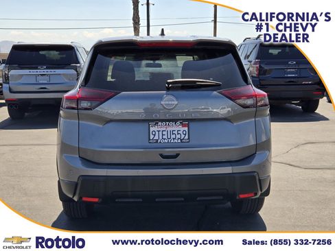 Used 2025 Nissan Rogue S image 6