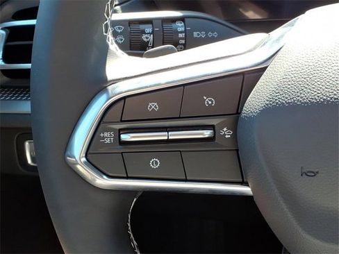 New 2026 Chevrolet Traverse LT w/ Sun and Wheel Package image 15