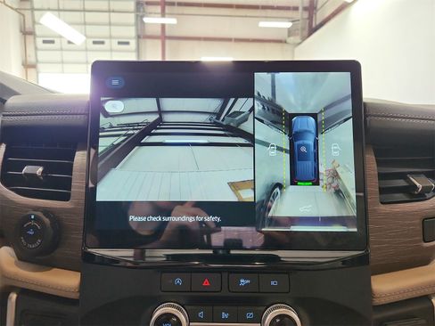 Used 2023 Ford Expedition Limited image 31