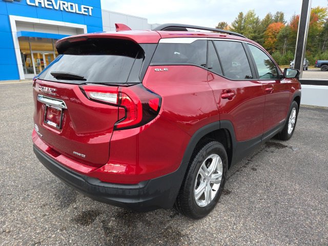 Used 2024 GMC Terrain SLE w/ Driver Convenience Package AWD/4WD image 27