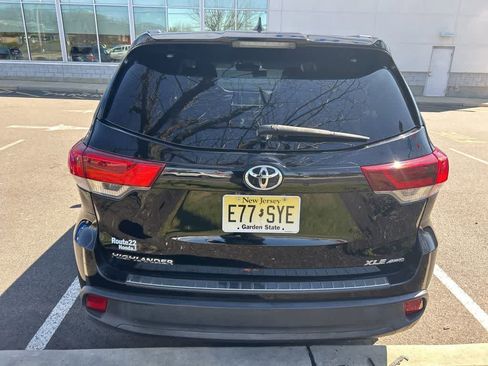 Used 2019 Toyota Highlander XLE w/ Protection Package #3 image 9