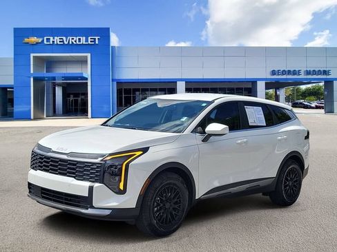 Used 2026 Kia Sportage LX FWD image 2