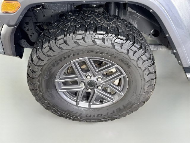 Used 2024 Jeep Wrangler Sport AWD/4WD image 33